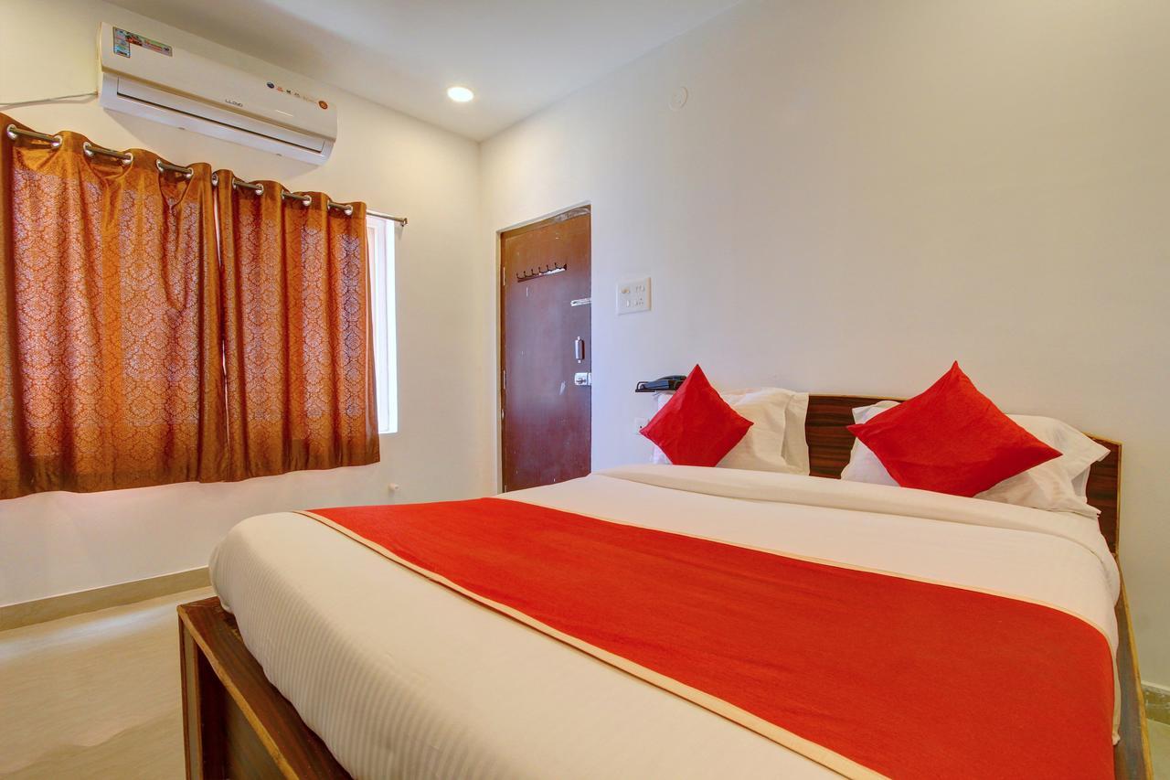 Oyo 11670 Hotel Vishnu Priya Residency Hyderabad Exterior photo