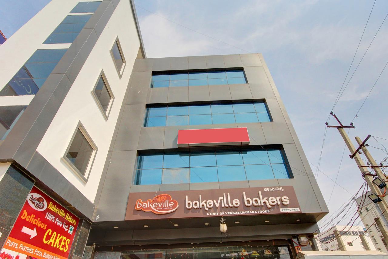 Oyo 11670 Hotel Vishnu Priya Residency Hyderabad Exterior photo