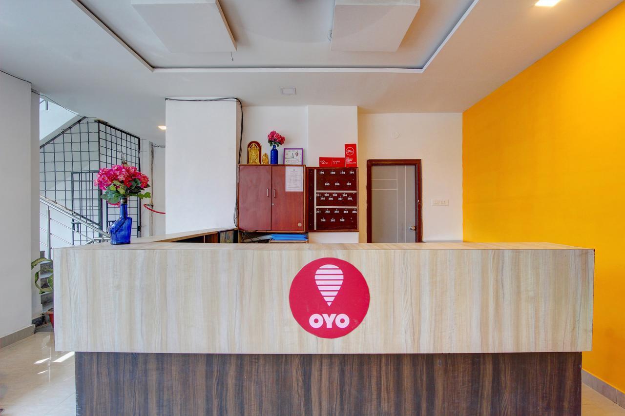 Oyo 11670 Hotel Vishnu Priya Residency Hyderabad Exterior photo
