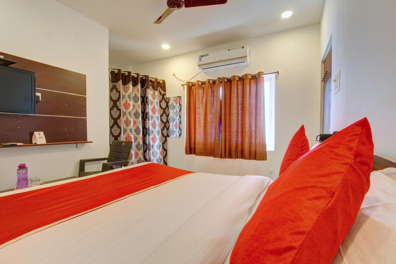 Oyo 11670 Hotel Vishnu Priya Residency Hyderabad Exterior photo